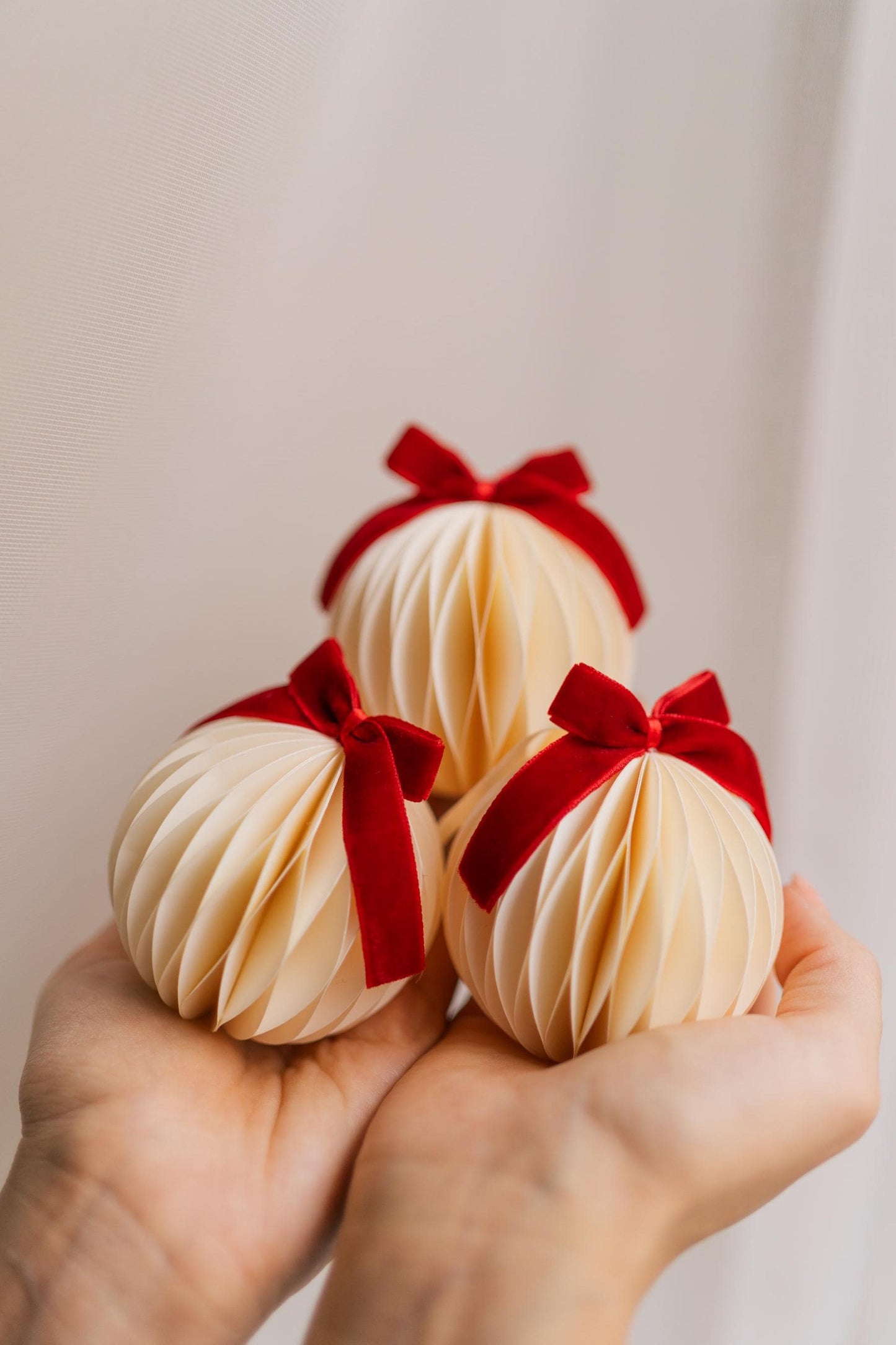 SET of 6 balls Handmade Honeycomb Paper Ball Scandi Festive Christmas Decoration
